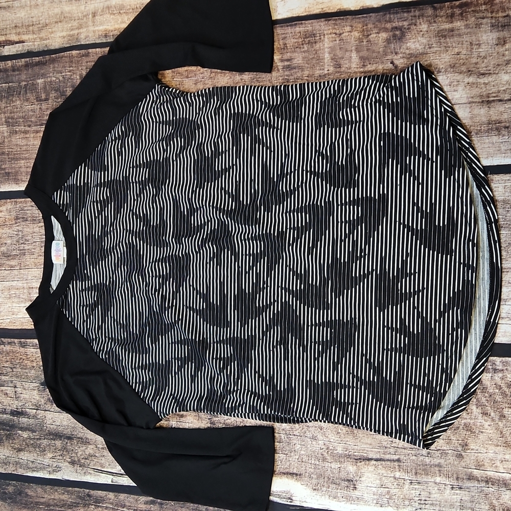 Lularoe Baseball Tee Size L